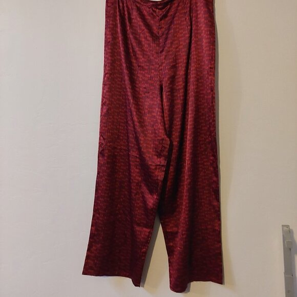 Victoria Secret Red Pijamas Size L Satin Silky Top/ Bottom Set Sleepwear Comfort - Picture 3 of 12